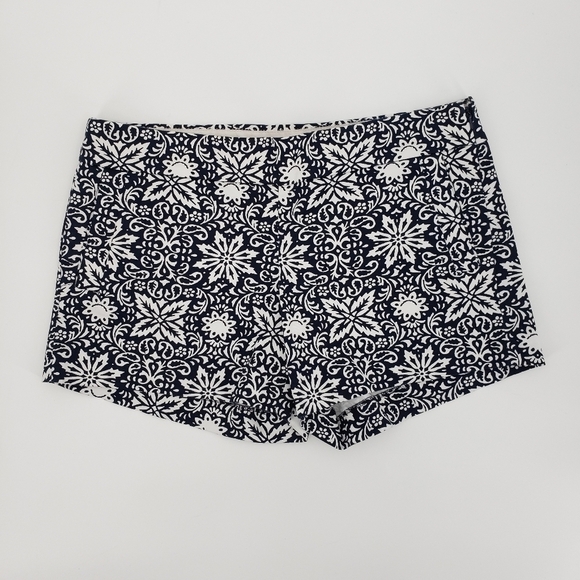 𝅺j. Crew Factory Black and White Floral Printed Shorts - Picture 1 of 8